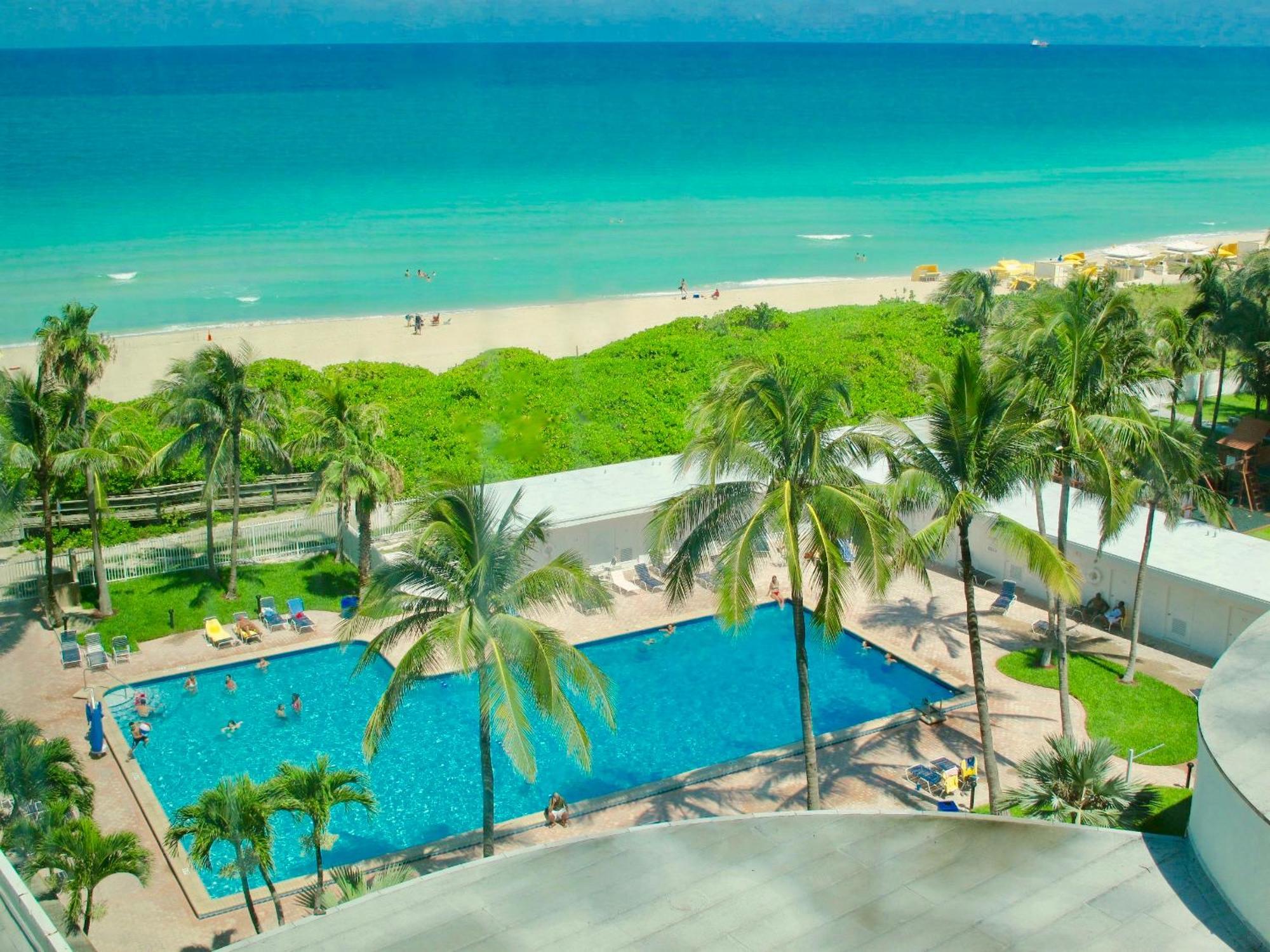 Directly On The Beach With Pool & Parking ไมอามีบีช ภายนอก รูปภาพ